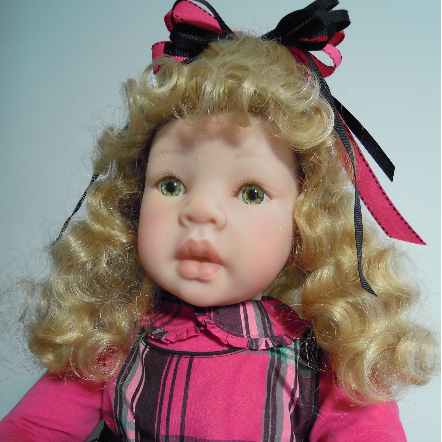 Modacrylic doll wig by Monique